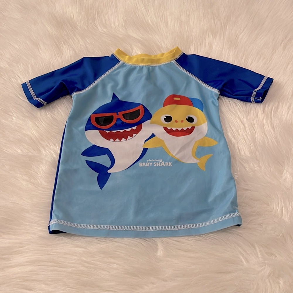 Boys 4T Pinkfong Swim Rashgaurd
